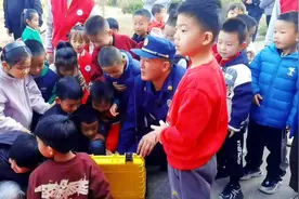 滨州北海经济开发区：萌娃探秘消防 安全意识种心田图片