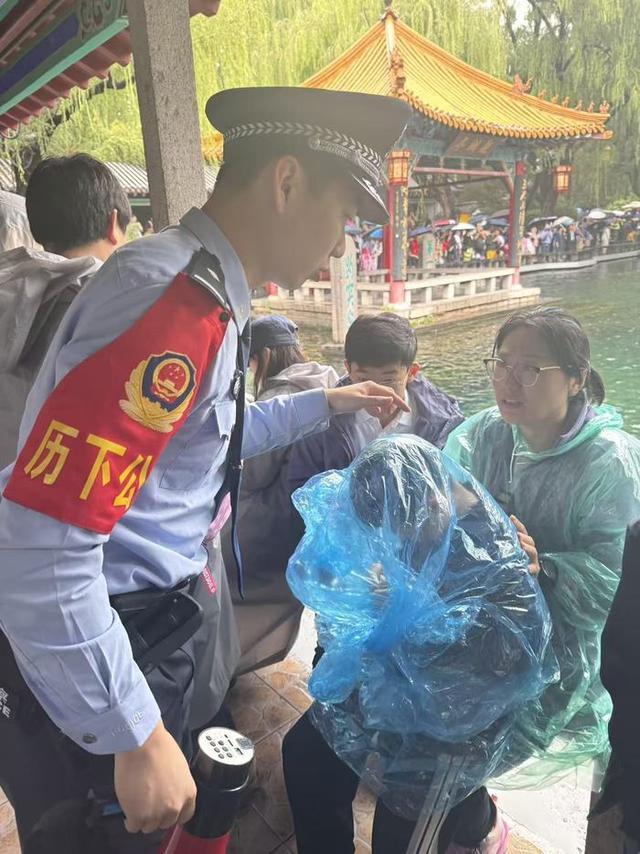 “文化喊话”升级，济南公安在泉城诗画中守护游客平安