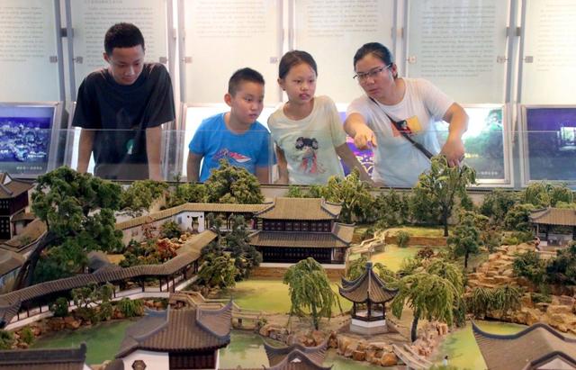 江苏苏州：感受园林文化 丰富暑假生活