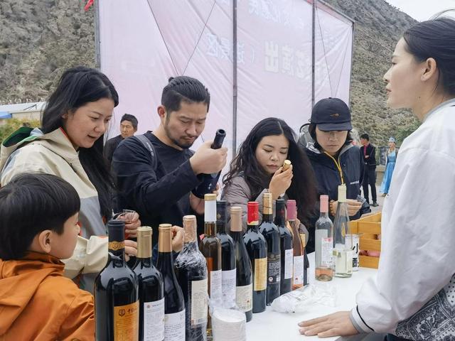 国庆中秋长假，贺兰山东麓葡萄酒进景区啦