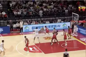 克里斯成“末节之王”，山东111：100击败深圳，拒绝三连败图片