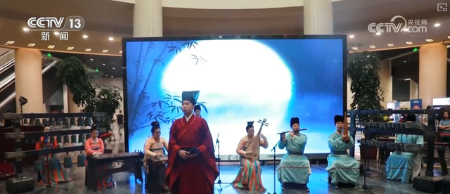 体感交互、数字织造、AI问答……从“看文物”到“懂历史” 暑期文博游奇妙体验升级