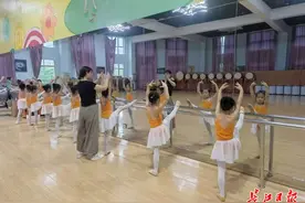 放假了回学校“玩”！  这所小学办起免费暑期夏令营图片