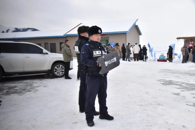 伊垦公安圆满完成第二届冰雪文化旅游活动安保任务