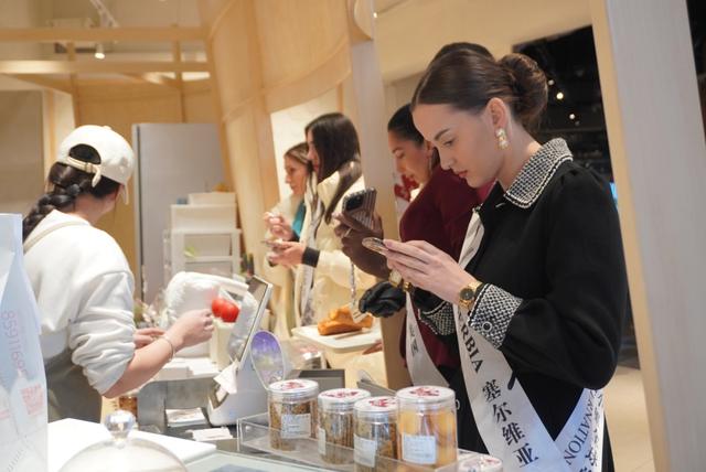 图片新闻 |  美丽“颜值”为贵阳上大分!国际友谊小姐潮玩阿云朵仓