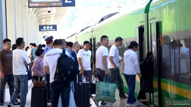 仪陇“双节”假期旅游火爆 全县A级景区共接待游客65.04万人次