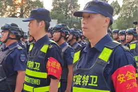 北京保安员，去年为警方提供破案线索上千条图片