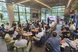 干货满满！我在你身边·看见西海岸“微短剧+品牌”企创对接分享沙龙活动举办图片
