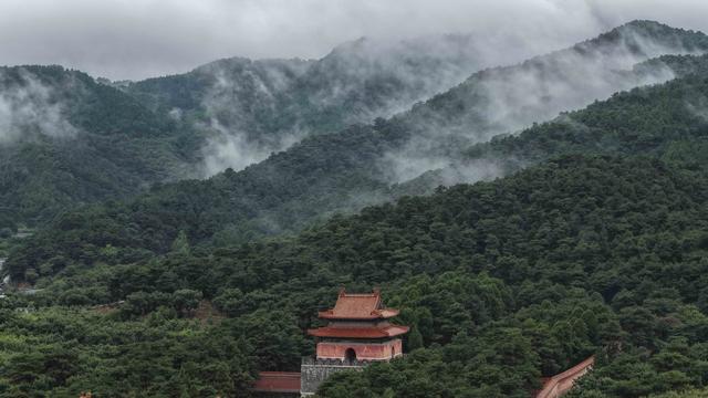 河北遵化：清东陵出现云海景观