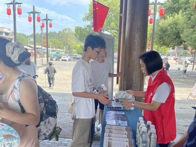 国庆假期过半，安全秩序不松懈！龙虎山文明旅游服务暖人心！