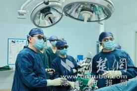 女子饭后腹胀不适长达半月 竟是肝脏长了苹果大“炸弹”图片