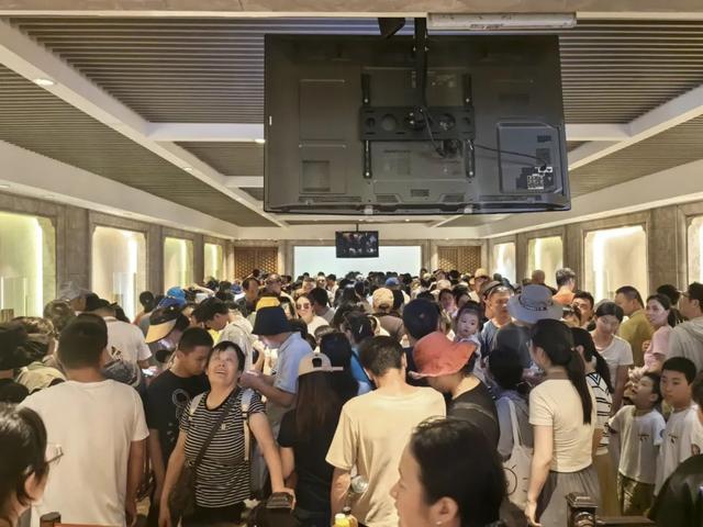 挤爆！今天，大批徐州人涌入无锡……