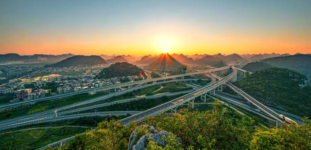 走进21℃的安顺，共赴“爽居”的诗意之约