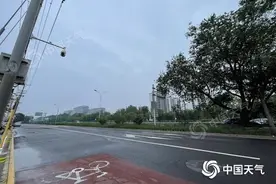 未来三天北京降雨频繁体感闷热 明天部分地区有暴雨伴雷电图片