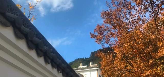 西冲玉带景区：徽派建筑与斑斓秋色的诗意交响