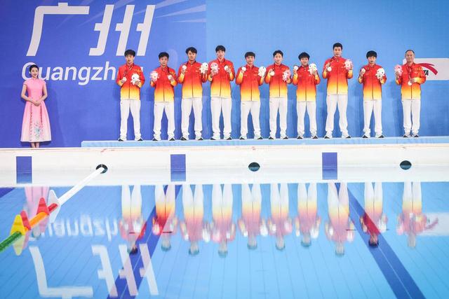 王宗源领衔逆风追赶！湖北跳水男团全运会摘银创历史