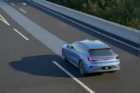 “卷”智驾时代下，极氪两款主力车型升级自研智驾方案图片