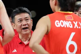 巴黎奥运会｜排球——女排小组赛：中国队胜美国队图片