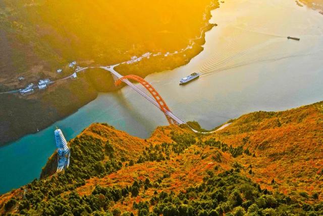 巫峡红透时，才懂中国秋天的壮阔