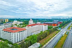 连续10余年 成都锦城学院录取线稳居四川民办高校榜首图片