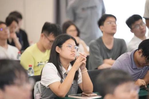 诺贝尔物理学奖获得者Arthur B. McDonald教授做客“京师大讲堂”