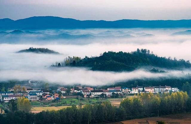 南漳：晨雾缭绕如画