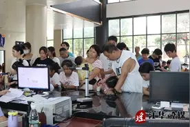 江华：外省户籍考生30分钟拿到临时身份证图片