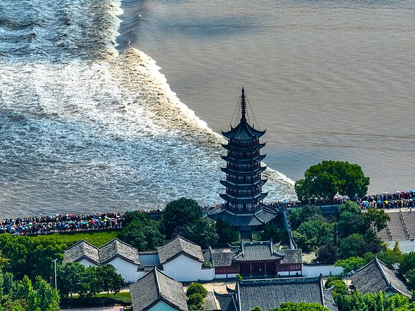 钱塘江大潮最佳观赏期来了！攻略请查收