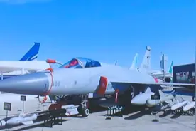 新版“枭龙”亮相，网友：PLUS！图片