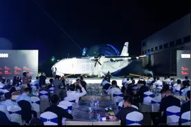 全球最大无人货运飞机！中国W5000无人机总装下线  配装两台AEP100发动机图片