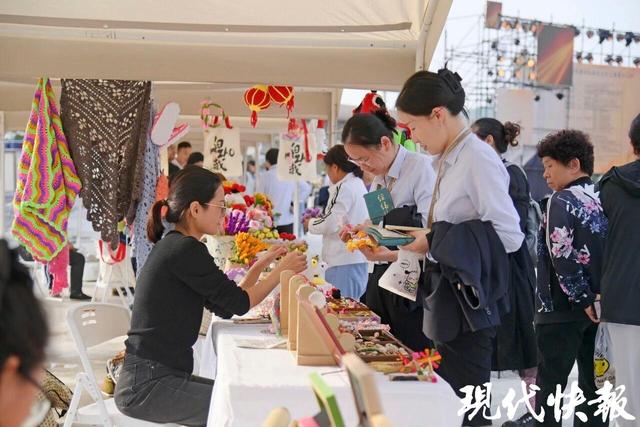 国庆江苏“整活”指南：非遗打碟、国风巡游，水乡市集解锁假期新姿势