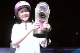 FISE滑板冠军争霸赛澳门站 “小孩姐”崔宸曦夺得女子组冠军图片