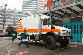 泰安市立医院“乌尼莫克”全地形越野救护车现身急救一线图片