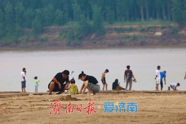 枕黄河涛声 享露营时光