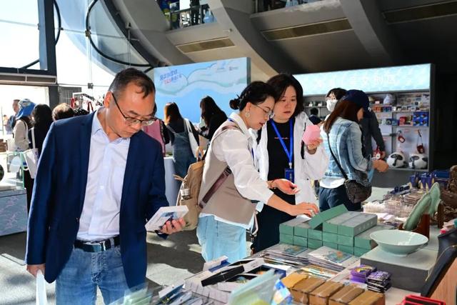 贵州省博物馆参加中国博物馆协会陶瓷专委会2025年会暨陶瓷文化系列活动并交流发言