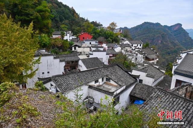 海外华文媒体打卡齐云山 感受多元化沉浸文旅体验