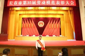 劳动者之歌 ｜外卖小哥杨磊： 穿梭于大街小巷的正能量传播者图片