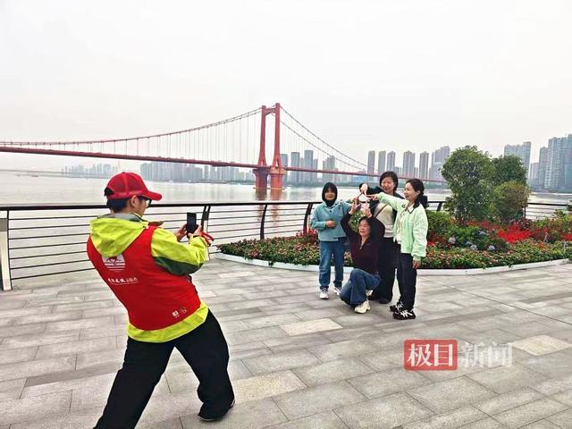 青春志愿闪耀武昌湾，红色文脉薪火永相传