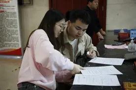 江西南昌东湖区：为爱“减负”为幸福“加码”图片