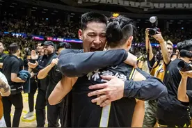 👏恭喜书豪！林书豪P+联赛率队夺队史首冠 喜极而泣！图片