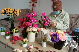 大皖正能量｜患癌女子每次化疗后都编织一个作品：我要让它一直鲜艳图片