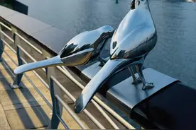 哪怕只是微光，也能汇聚成照亮世界的璀璨星河图片