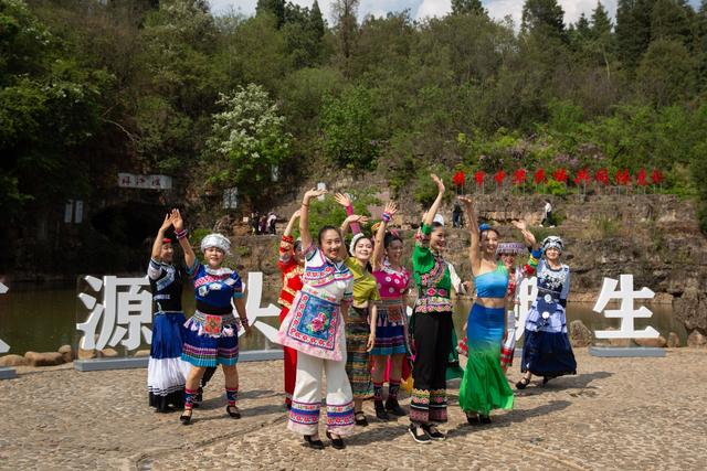 珠江源头 旅居曲靖：探寻19.7℃的夏日幸福密码