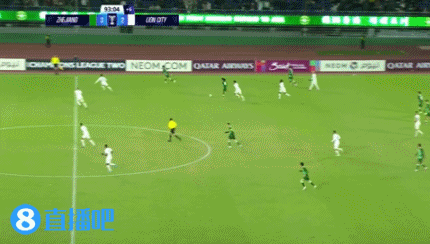 李提香直塞穿透防线！18岁王钰栋打入首球，替补21分钟中柱+传射图片