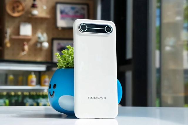 iPhone Air 不会像 iPhone mini 那样死去｜硬哲学