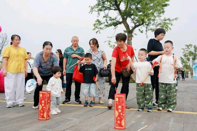 月耀山河庆华诞，情满邛州共团圆——2025年中秋国庆邛窑双节系列活动在邛崃精彩启幕
