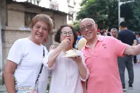 虹口203户居民告别“小梁薄板”，同心路990弄旧住房更新项目首日100%签约通过图片