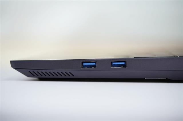 锐龙9 9955HX3D加持的最强水冷游戏本！机械革命苍龙16 Ultra评测