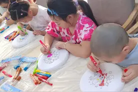 文明一线牵｜暑期亲子飞盘绘画，共绘夏日斑斓梦图片