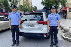 车牌警号暴露护考警察“小心思”！益阳“985”“211”为高考护航图片